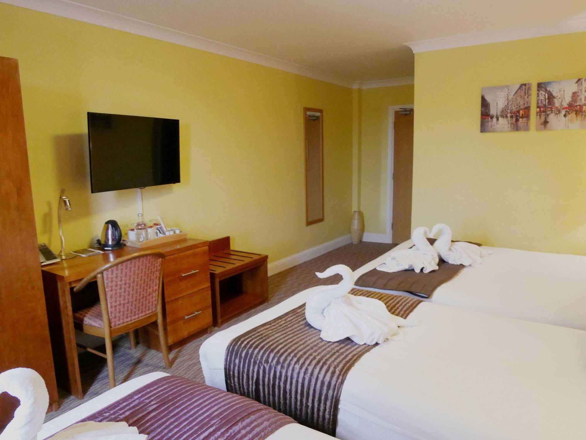 Mehfil Hotel Хитроу Экстерьер фото
