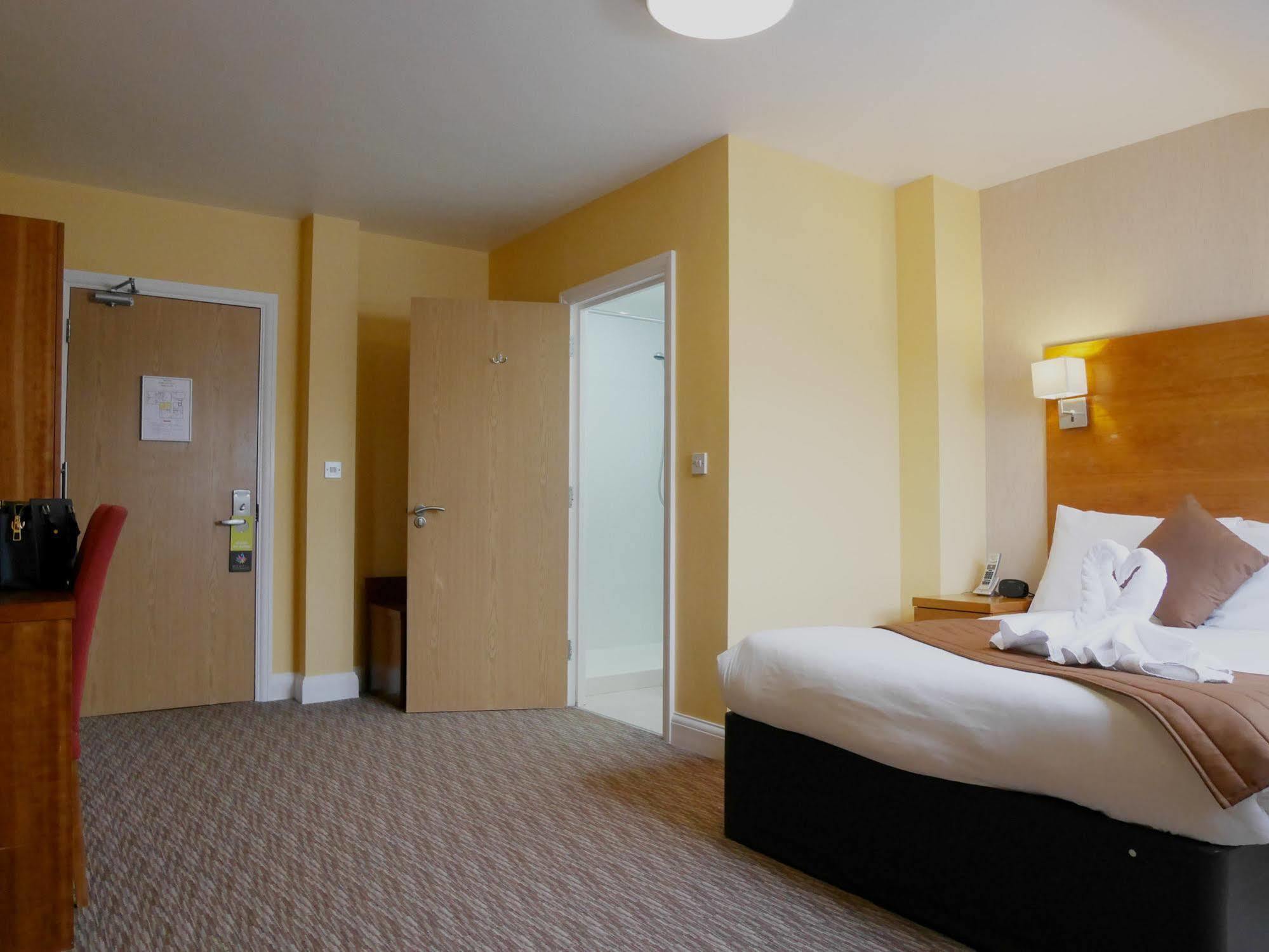 Mehfil Hotel Хитроу Экстерьер фото