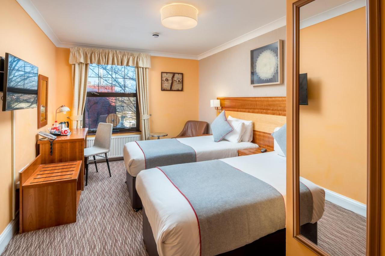 Mehfil Hotel Хитроу Экстерьер фото
