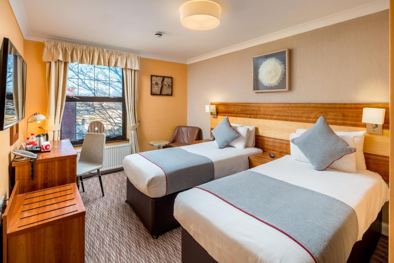 Mehfil Hotel Хитроу Экстерьер фото
