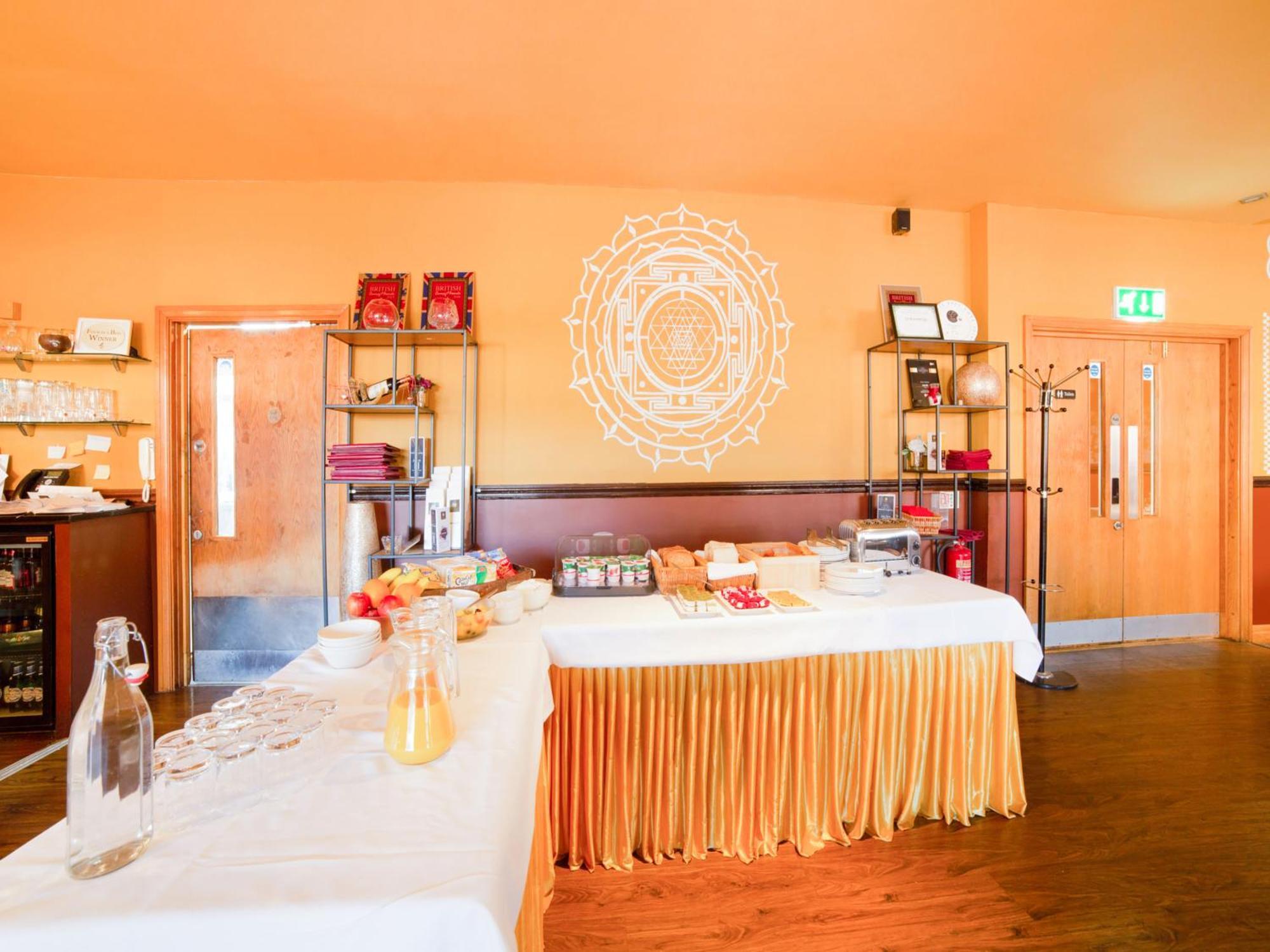 Mehfil Hotel Хитроу Экстерьер фото