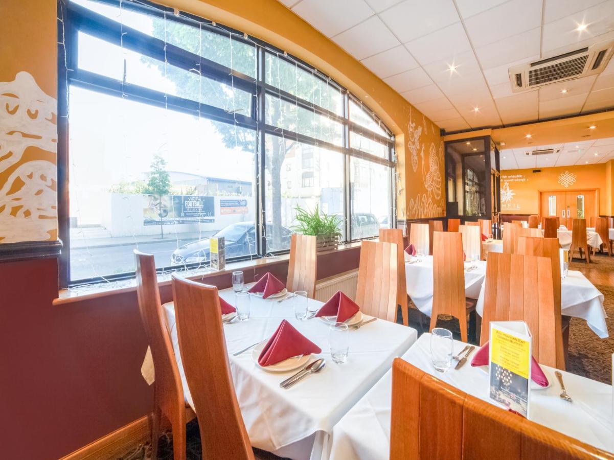 Mehfil Hotel Хитроу Экстерьер фото